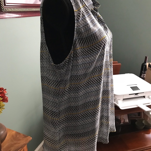 Top - Picture 3 of 8